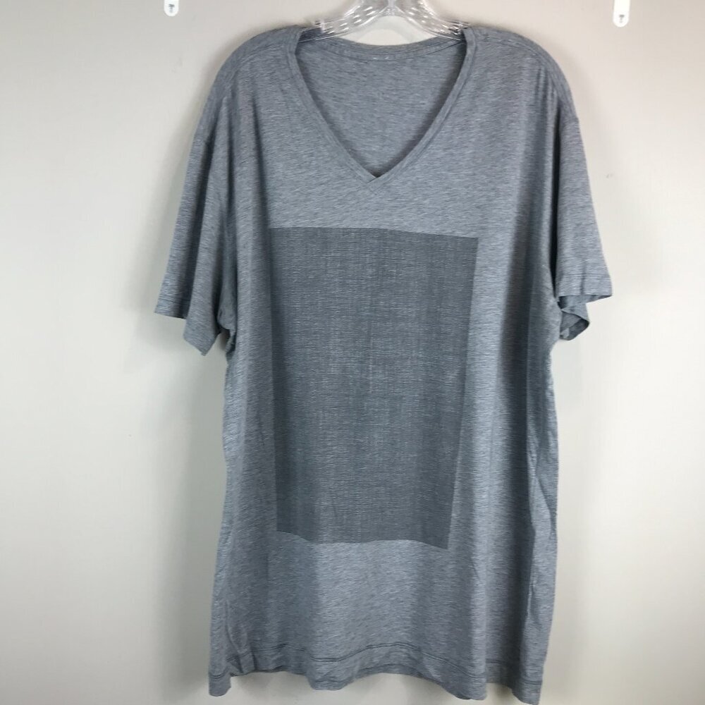 Men's Lululemon Gray V neck pullover short slv T shirt Size M/L